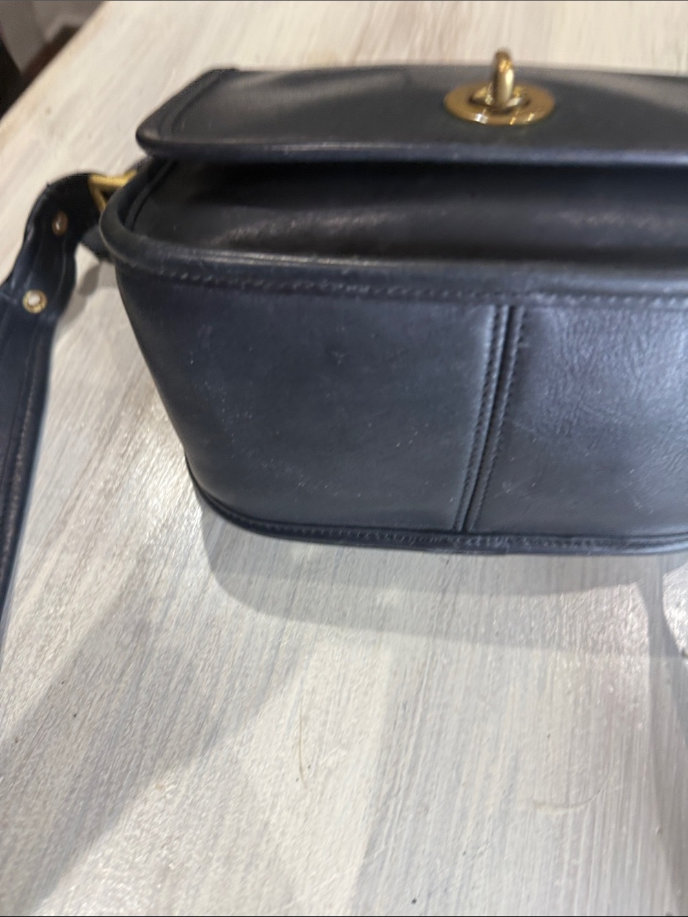 Vintage Coach Legacy Small Flap Black Leather Crossbody with Gold Turnlock - Picture 5 of 16